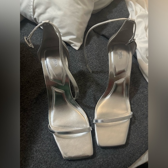 Zara silver heels - Picture 2 of 3